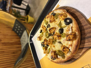 Ob Paneer Makhani Pizza