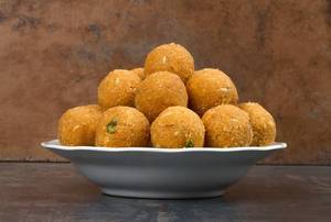 Besan Laddu Box [4 Pieces]