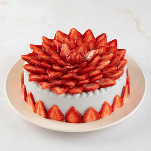 Strawberries & Cream Cake
