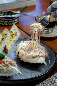 Cheesy Baked Crab