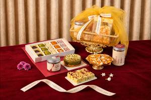 Grande Diwali Gift Hamper With Assorted Mithai Box