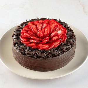 Traditional Chocolate Strawberry Gateau