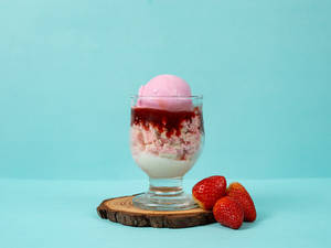 Strawberry Wafer Sundae