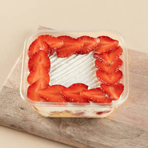 Strawberry Tres Leches - Delforme