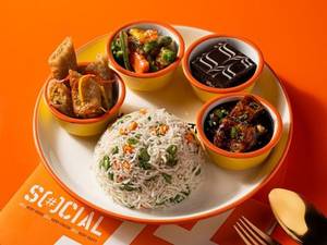 Paneer In Black Pepper Sauce With Fried Rice Mealbox