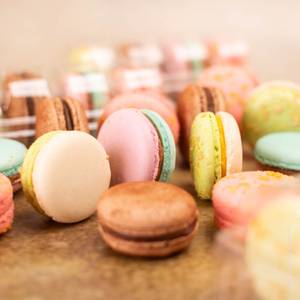 Macaroon Box (4 Pieces)