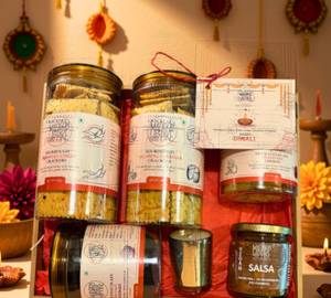 Sweet And Savoury Hamper Box