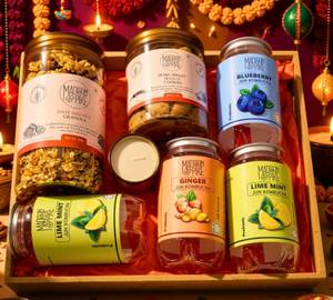 Wellness Hamper Box With Kombucha