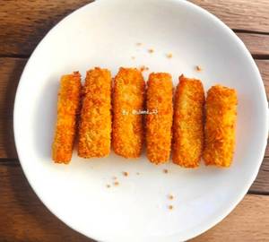 Crispy Chicken Fingers With Delicious Garlic Flavour,Freshly Prepared And Served Hot