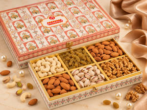 Royal Nuts Dry Fruit Box
