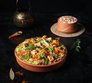 Hyderabadi Veg And Paneer Mini Biryani Bowl