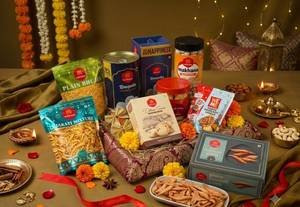 13*13 TAPPER TRAY (Grand Celebration Hamper)