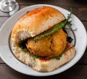 Vada Pav - 1 Pcs (with Imli Chutney)