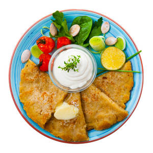 Thalipeeth Dahi + Theecha
