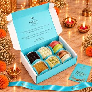 Diwali Spl. Pack Of 4 Medoviks & 4 Macarons Gift Box