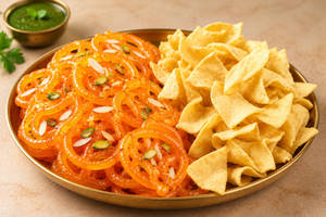Kesar Jalebi ( 250 Gms ) + Nylon Papdi ( 250 Gms )