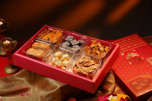 Pretty & Precious Gift Box (1)