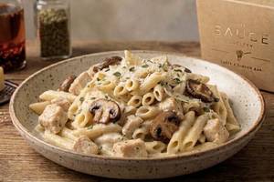 Mushroom & Chicken Alfredo Pasta