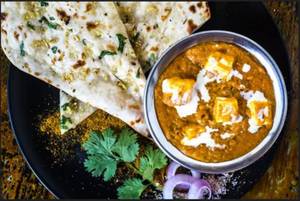 Paneer Lababdar With Garlic Naan