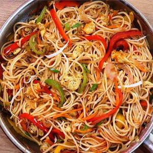 Hakka Noodles (egg)
