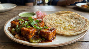 Chilli Paneer With 2 Lachcha Paratha
