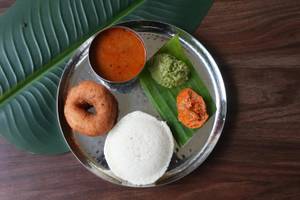 Idly Vada (1 Piece Each)