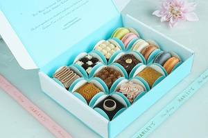 Pack Of 9 Medoviks And 6 Macarons