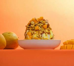 Seasonal Mango Gola With Ice Cream