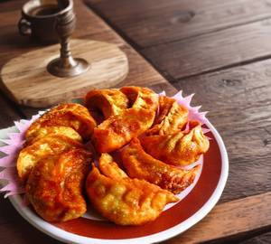 Chicken Fried Momos (8 Pieces)