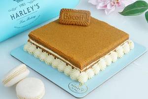 Lotus Biscoff Medovik Cake