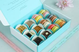 Pack Of 6 Cheesecakes And 12 Macarons