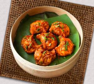 Paneer Achaari Momos (8 Pieces)