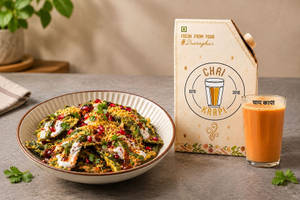 Kadak Chai (250 Ml) With Banarasi Palak Patta Chaat