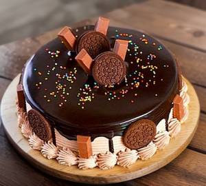 Kit Kat Cake