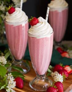 Strawberry thik shake