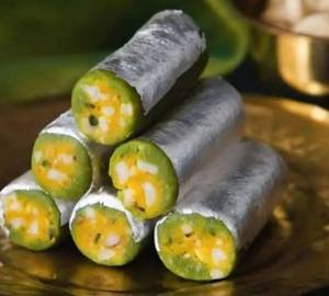 Kaju Pista Roll