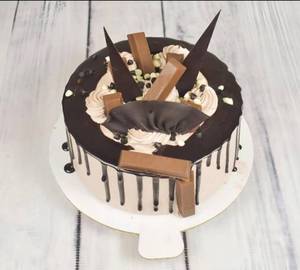 Kit Kat Cake (1 Pound)