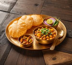Chole Bhature (3Pcs)