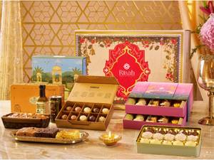 Diwali Majestic Gift Hamper With Diya Candles