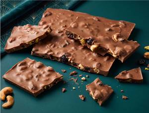 Blackcurrant Pista & Cashew