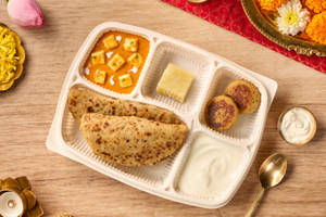 Vrat Paneer & Sabudana Paratha Deluxe Vrat Thali