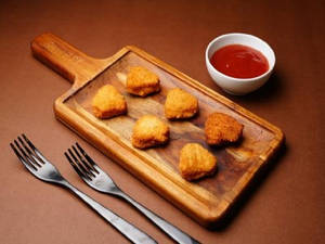 Crunchy Chicken Nuggets ( 6 Pcs )