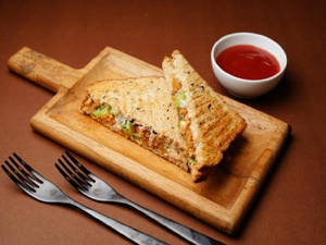Veg Grill Sandwich(Multi-Grain)