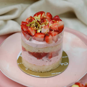 Strawberry Mini Cakes (150gms)