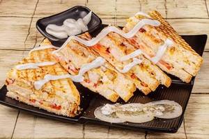 club grill sandwich (3 layer)