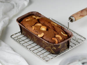 Plum Cake Medium 300 Grams