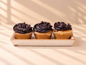 Chocolate Chip Cupcakes (Box of 6) Eggless
