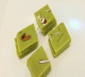 Kheer pista barfi