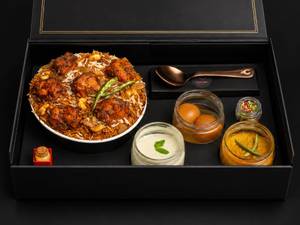 Premium Dum Chicken Tikka Biryani (1 Kg)