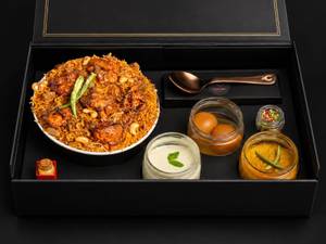 Premium Hyderabadi Chicken Biryani (1 Kg)